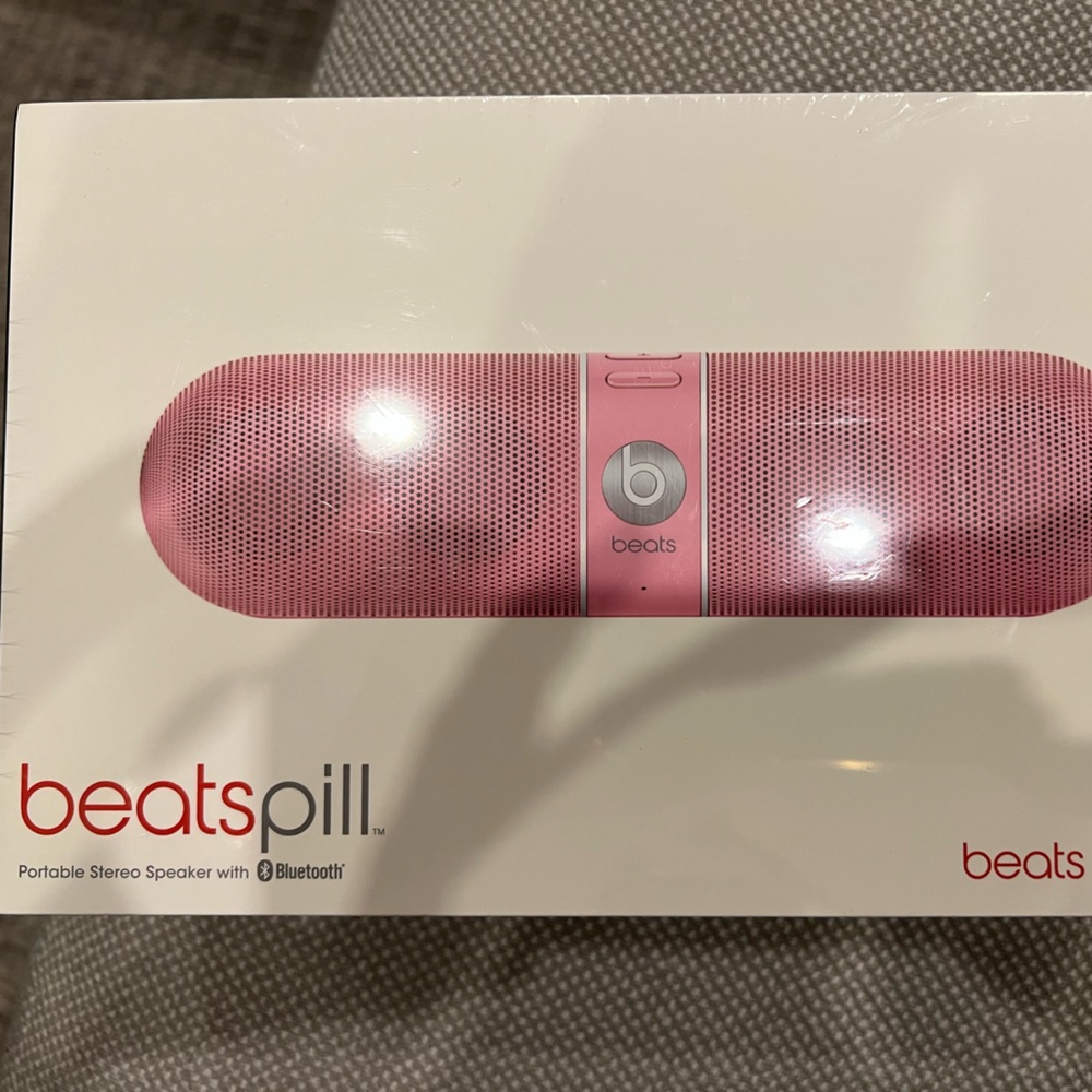 Beats by Dr Dre speakers-Pink Nicki Minaj